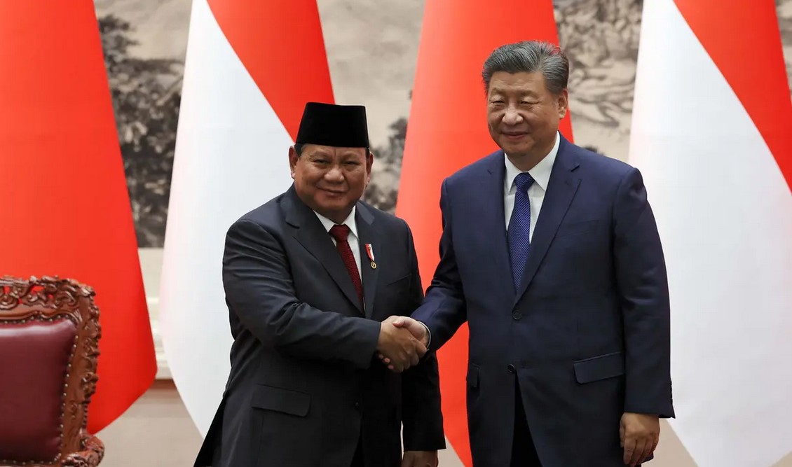 Presiden Prabowo Subianto mengatakan China merupakan mitra ekonomi strategis Indonesia. Prabowo juga menyebut China sebagai negara investor utama di Indonesia. (FLORENCE LO/POOL/AFP)