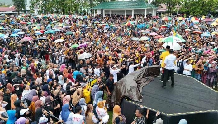 Meski Diguyur Hujan, Massa di Kampanye IRIS Membludak