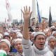 Massa aksi Reuni 212 membanjiri kawasan Monas, Jakarta/Hibata.id
