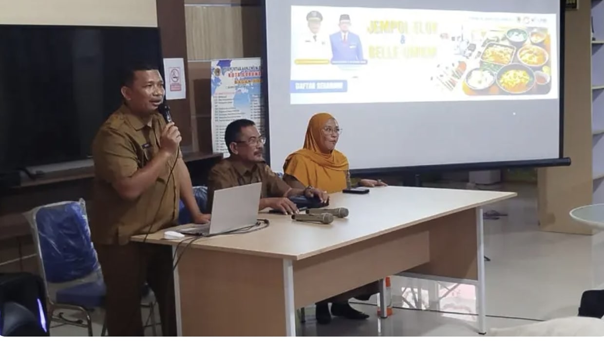 Bagian Pengadaan Barang dan Jasa, Sekretariat Daerah (Setda) Kota Gorontalo saat menggelar Program Jempol Elok dan Belle UMKM. (Foto: Humas Pemkot Gorontalo)