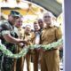 Pejabat (Pj) Wali Kota Gorontalo, Ismail Madjid saat meresmikan Rumah layak huni (Mahyani) di Kelurahan Tanjung Kramat. (Foto: Humas Pemkot Gorontalo)