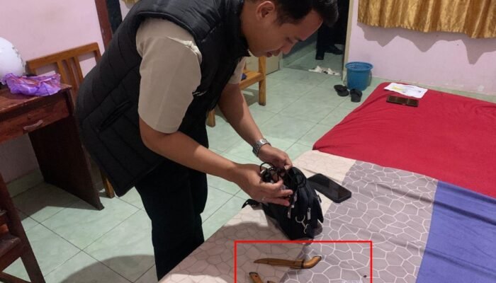 Pasutri di Gorontalo Ditangkap Polisi Bawa Sajam Jenis Badik