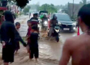 Hujan Deras Picu Banjir Lima Desa di Paguat, Warga Mulai Evakuasi Mandiri