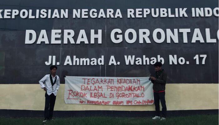 Aksi Simbolik HMI Desak Penindakan Rokok Ilegal di Gorontalo