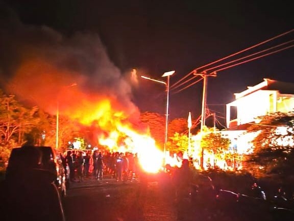 Aksi Dorong dan Kejar-Kejaran Warnai Unjuk Rasa di Bawaslu Buton Tengah, Polres Buteng Beri Penjelasan/Hibata.id