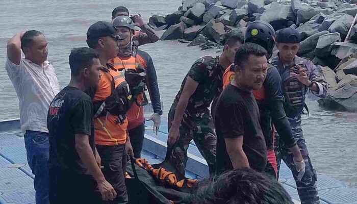 Seorang Siswa SMP Tenggelam di Pantai Pohon Cinta Pohuwato