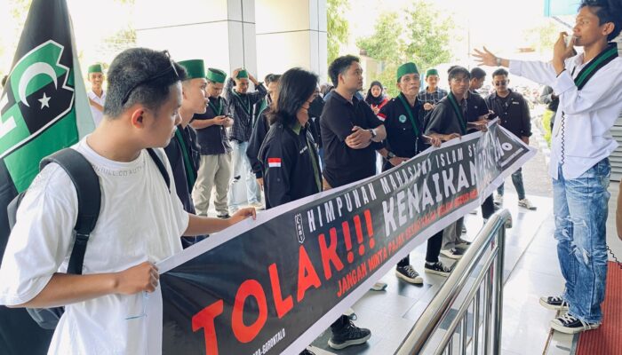 Protes di Kantor DJPb Gorontalo, HMI Sulutgo Tolak Kenaikan PPN 12%