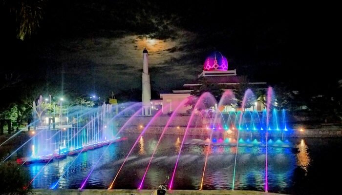 Air Mancur Taman Taqwa Bone Bolango, Destinasi Malam Religius dan Estetik