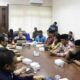 Penjabat (Pj) Sekretaris Daerah (Sekda) Kota Gorontalo, Deddy Kadullah memimpin rapat bersama Bagian Kesejahteraan Rakyat (Kesra) Sekretariat Daerah (Setda) Kota Gorontalo. (Foto: Humas Pemkot Gorontalo)