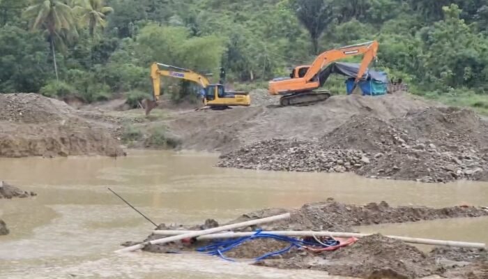 Camat Patilanggio Diminta Bertanggung Jawab Soal PETI yang Gunakan Alat Berat di Balayo