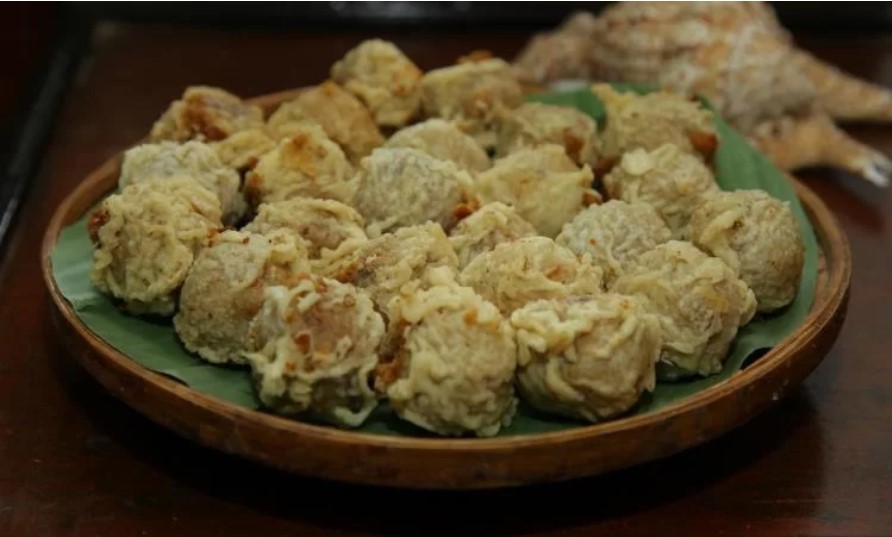 Kekayaan kuliner tradisional Indonesia memang tiada habisnya. Salah satu yang mencuri perhatian adalah kue popolulu dari Gorontalo/Hibata.id