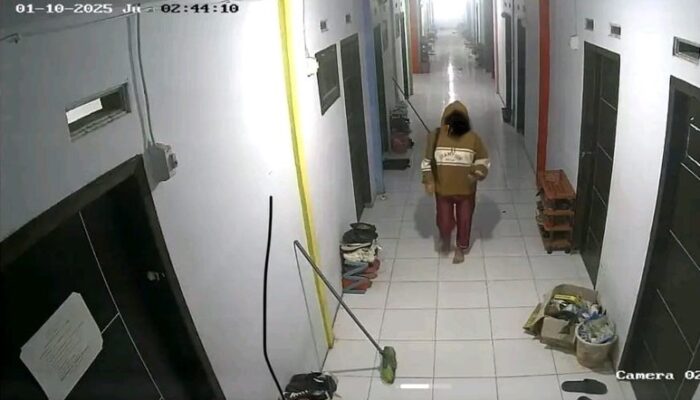 Perempuan Terekam CCTV Curi Sepatu dan Sandal di Kosan Dekat Kampus UNG