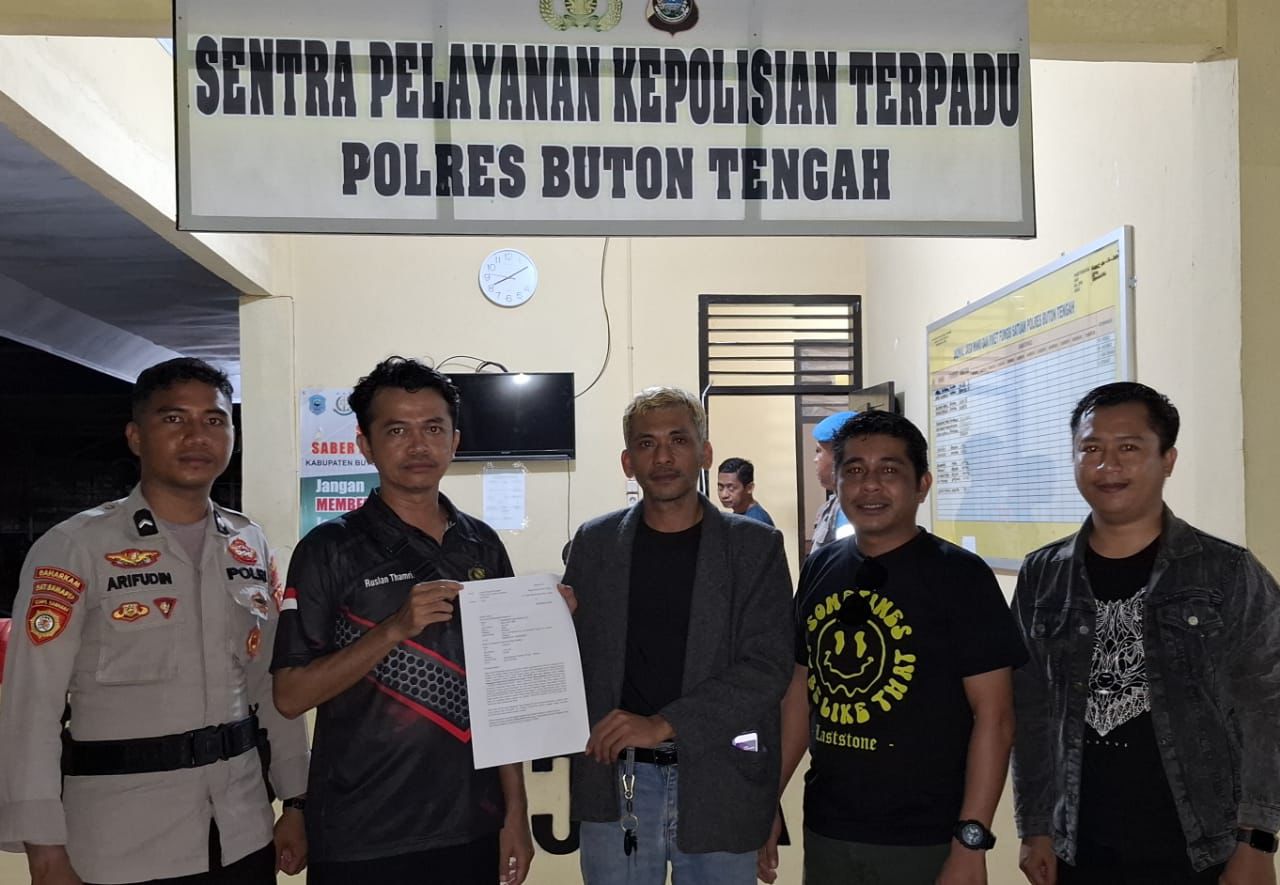 Wakil Bupati Buton Tengah (Buteng), Adam Basan, melalui tim kuasa hukumnya, resmi melaporkan salah seorang warga bernama Ramdan ke Polres Buteng/Hibata.id