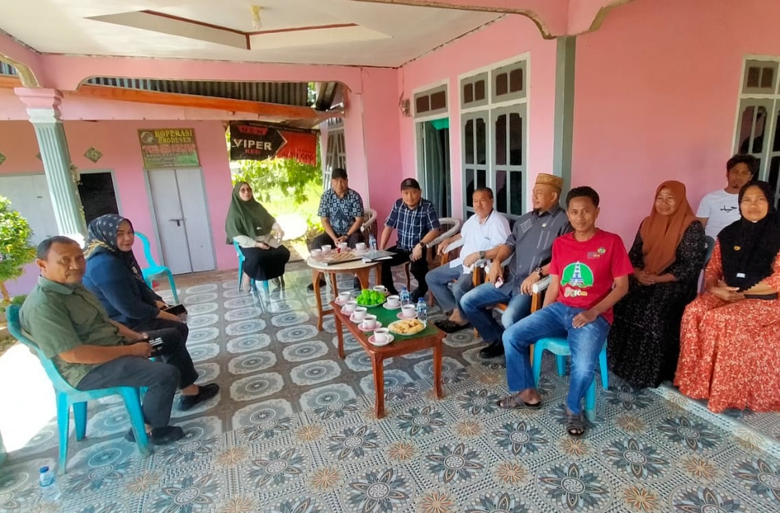 Komisi II DPRD Provinsi Gorontalo melakukan kunjungan kerja ke Koperasi Pinus Jaya Sejahtera/Hibata.id