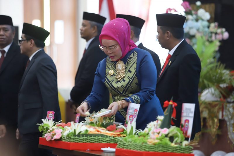 Merlan saat menghadiri Sidang Paripurna DPRD Bone Bolango dalam rangka Peringatan Hari Ulang Tahun Kabupaten Bone Bolango ke-22/Hibata.id