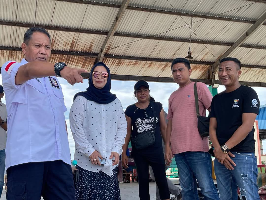 Wakil Ketua DPRD Provinsi Gorontalo, Ridwan Monoarfa, bersama sejumlah anggota Komisi II DPRD melakukan kunjungan kerja ke Tempat Pelelangan Ikan (TPI) Inengo/Hibata.id