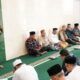 Penjabat (Pj) Wali Kota Gorontalo, Ismail Madjid, beserta jajaran pemerintah untuk melaksanakan salat Jum'at bersama masyarakat. (Foto: Humas Pemkot Gorontalo)