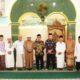 Penjabat (Pj) Wali Kota Gorontalo, Ismail Madjid saat hadir pada agenda safari Jumat di Masjid Al-Ikhlas, Kelurahan Pulubala, Kecamatan Kota Tengah. (Foto: Humas Pemkot Gorontalo)