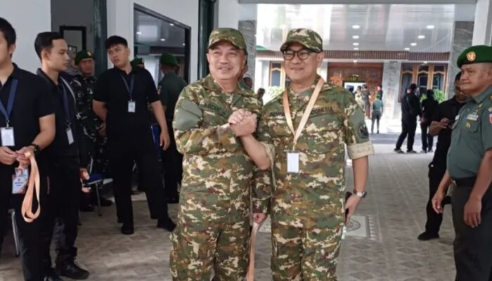 Kenakan Loreng, Wawali Kota Gorontalo Terlihat Keren Jalani Retret