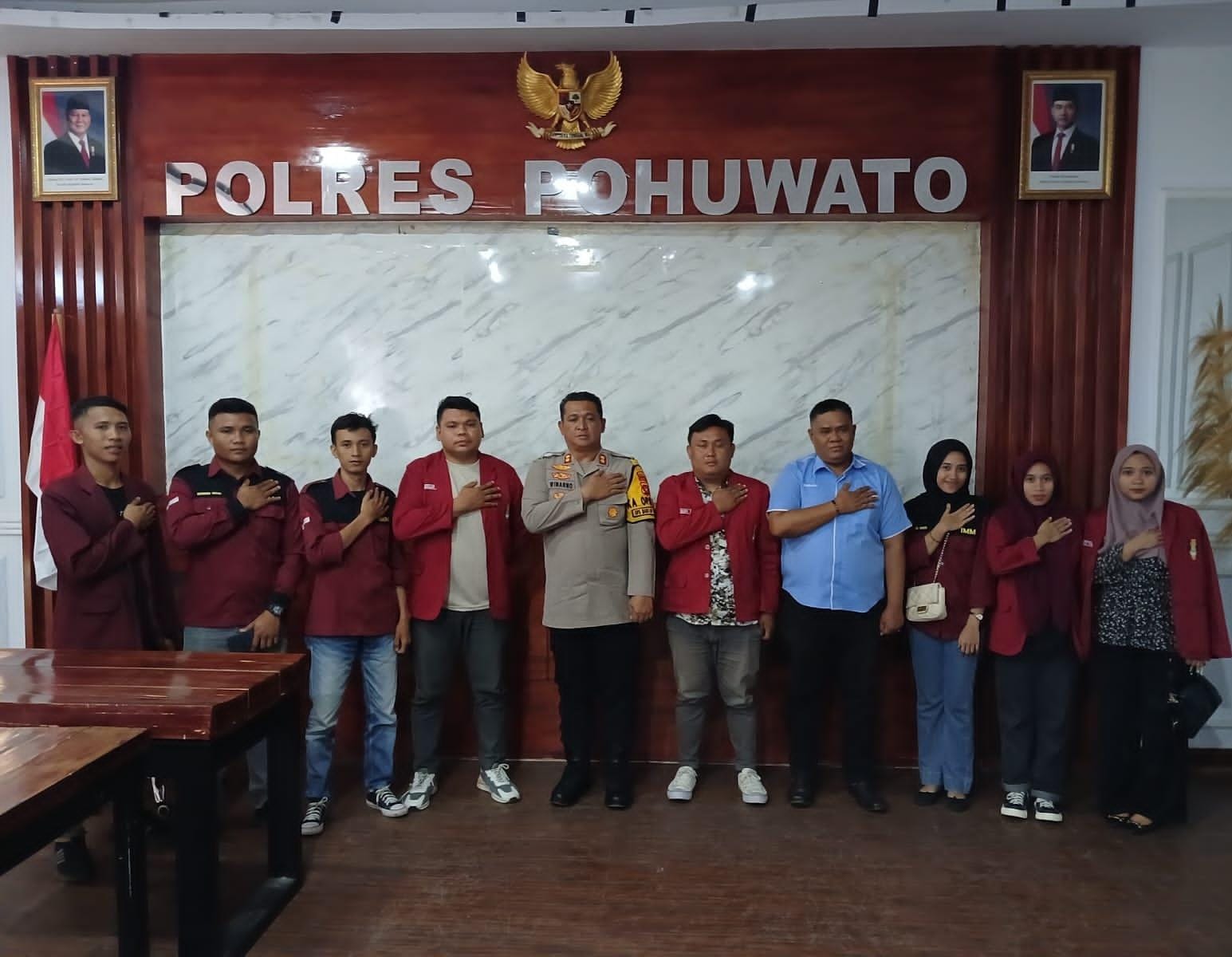 Ikatan Mahasiswa Muhammadiyah (IMM) Cabang Pohuwato saat melakukan audiensi dengan Kapolres Pohuwato pada 30 Januari 2025. (Foto: IMM)