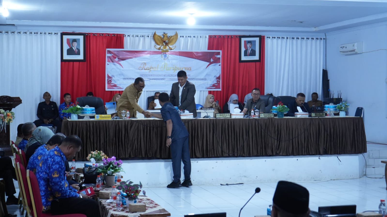 Dewan Perwakilan Rakyat Daerah (DPRD) Kabupaten Buton Tengah (Buteng) bersama pemerintah daerah menggelar rapat paripurna/Hibata.id