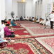 Sekretaris Daerah Provinsi Gorontalo Sofian Ibrahim saat memberikan sambutan pada sidang adat Tenggeyamo untuk pentapan 1 Ramadan 1446 Hijriah, bertempat di Rujab Gubernur, Jumat (28/2/2025). (Foto : Mila)/Hibata.id