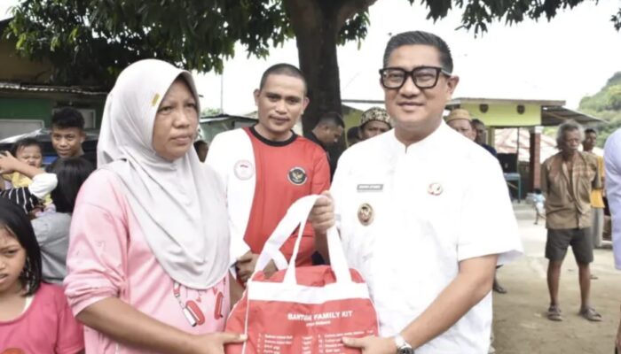 Wawali Indra Gobel Salurkan Bantuan untuk Korban Bencana Alam di Lotu