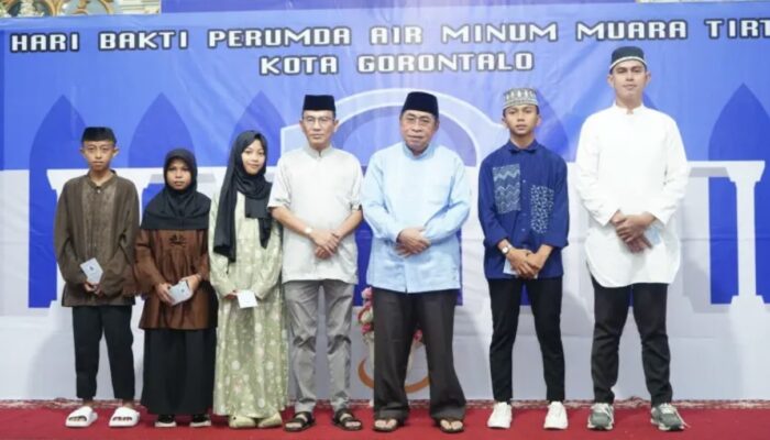 Hari Bhakti ke-33 Perumda Muara Tirta, Adhan Serahkan Santunan Anak Yatim