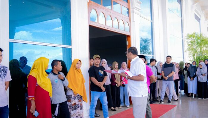 Pj Bupati Buton Tengah Evaluasi Tenaga Honorer untuk Peningkatan Kinerja