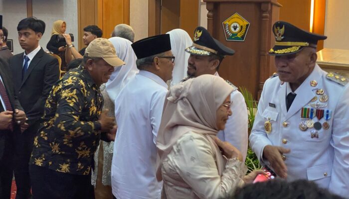 Gubernur Sultra Lantik Bupati dan Wakil Bupati Buton Tengah Periode 2025-2030