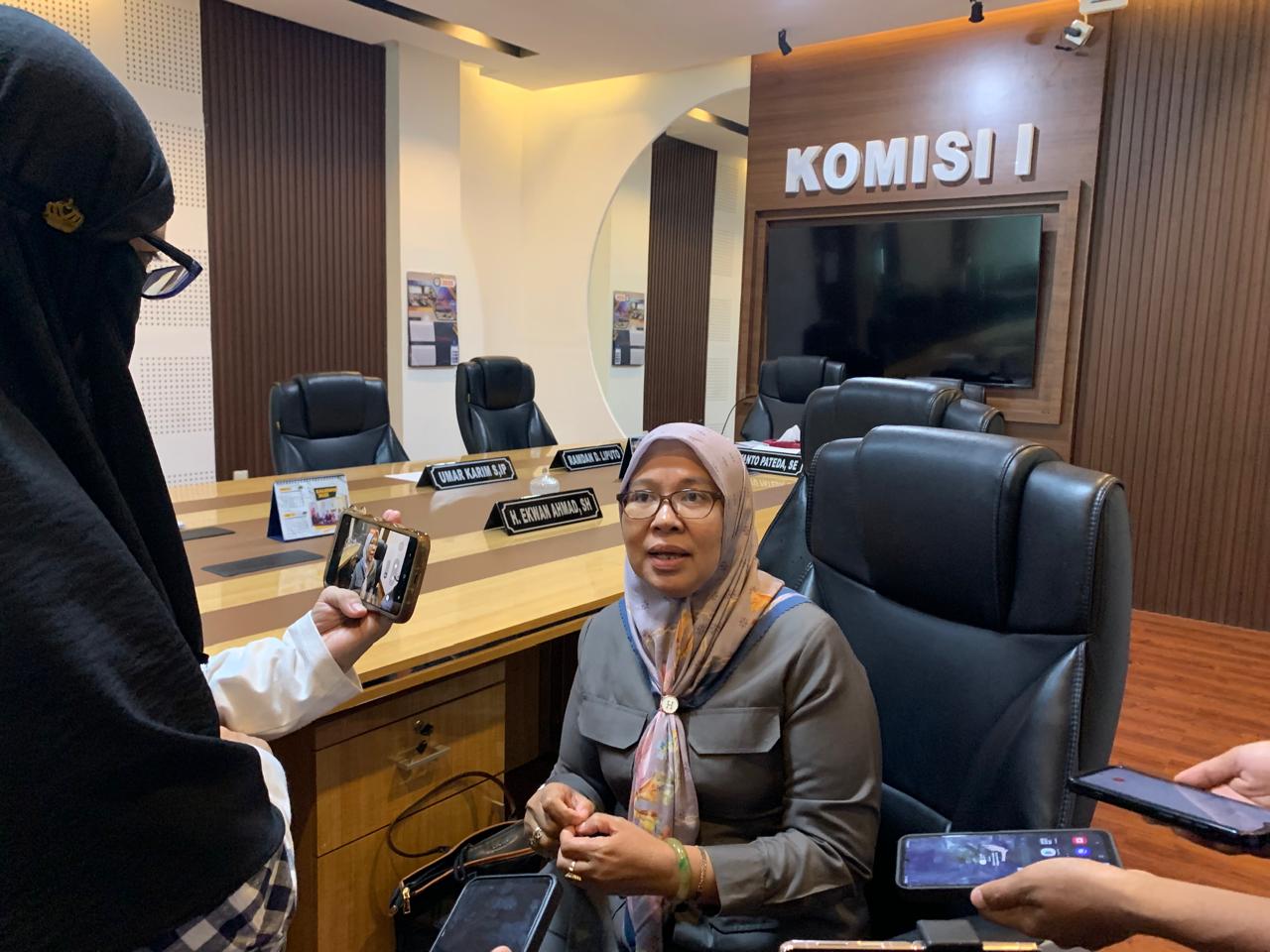Anggota Komisi I DPRD Provinsi Gorontalo, Femmy Udoki. Foto: Hibata.id