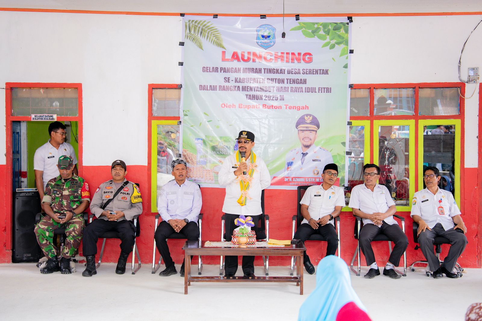 Bupati Buton Tengah (Buteng) Dr. Azhari menggelar pasar murah Ramadan tingkat desa se-Kabupaten Buteng/Hibata.id