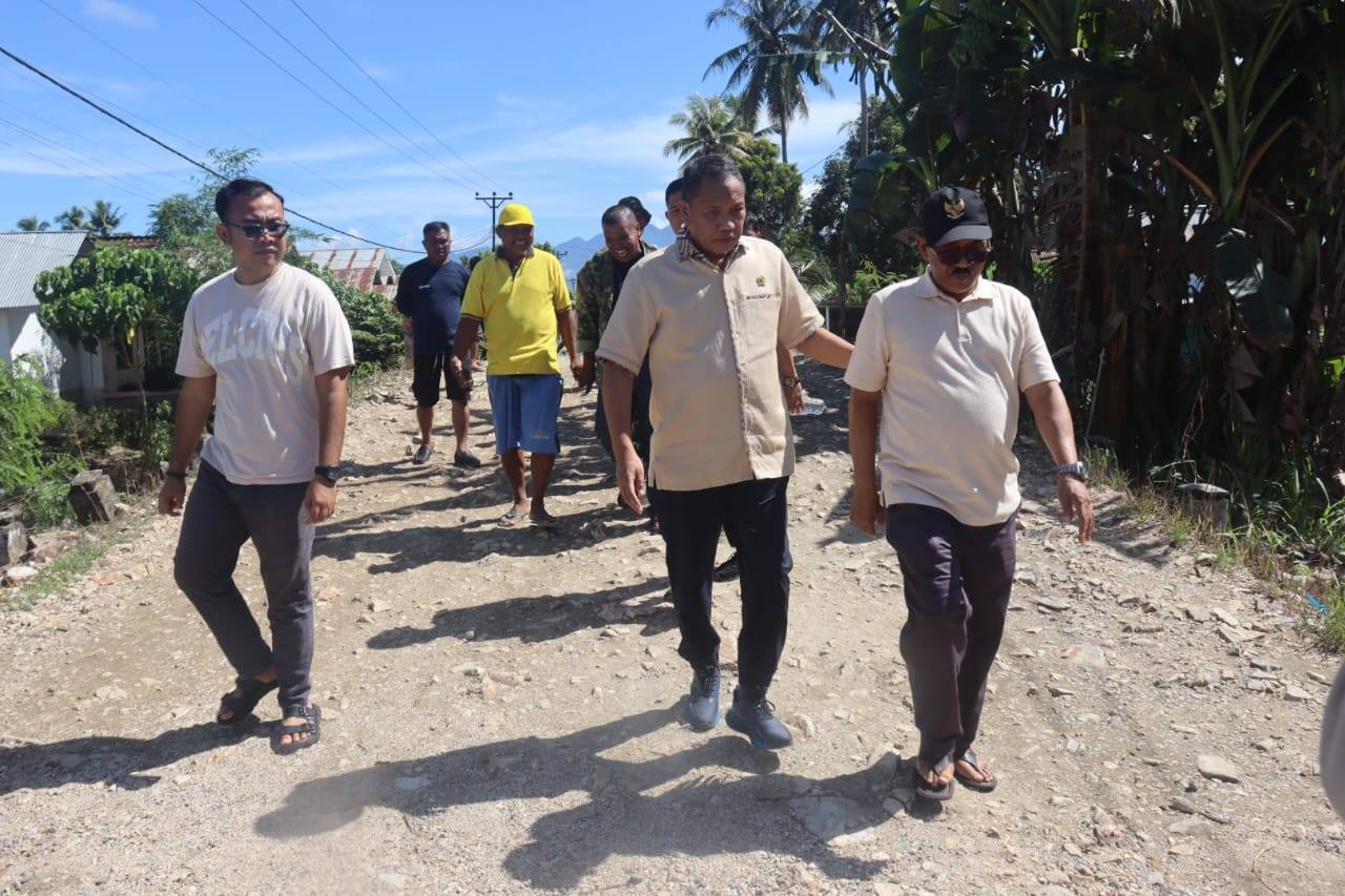 Wakil Ketua DPRD Provinsi Gorontalo, Ridwan Monoarfa, bersama Bupati Boalemo Rum Pagau melakukan kunjungan lapangan ke Desa Harapan, Kecamatan Wonosari/Hibata.id
