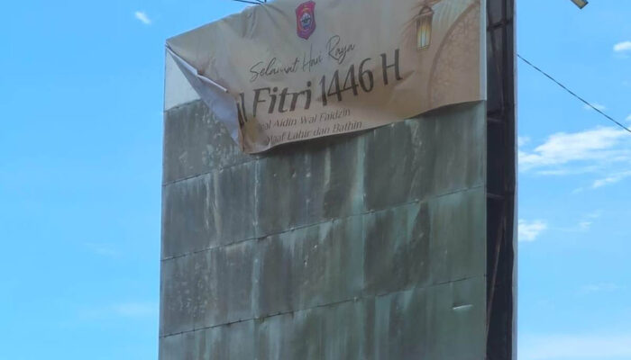 Baliho Ucapan Idul Fitri Bergambar Bupati Bone Bolango Dirusak OTK