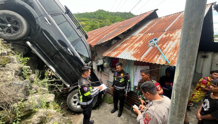 Niat Istirahat, Mobil Pajero Sport Terjun ke Jurang di Kota Gorontalo