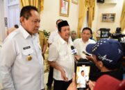 Menteri Kelautan Perikanan RI, Sakti Wahyu Trenggono diwawancarai usai jamuan makan siang di Rudis Gubernur Gorontalo, Selasa (29/4/2025). (Foto : Mila Kominfotik)/Hibata.id