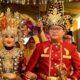 Nou dan Uti, dua mempelai mengikuti prosesi modelo atau membawa pengantin ke kediaman mempelai pria setelah selesai akad nikah pada pernikahan adat Gorontalo/Hibata.id