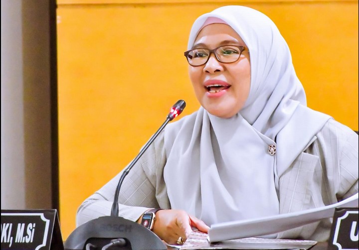 Anggota Pansus, Femy Kristina Udoki, menyoroti masih adanya ketimpangan dalam keterwakilan anggota Banggar di masing-masing komisi/Hibata.id