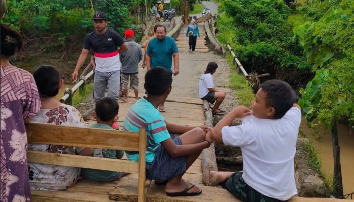 Jembatan Vital Ambruk, Warga Boalemo Terisolasi, Pemerintah Tak Peduli?