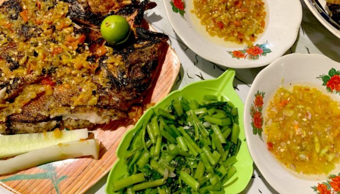 Kuliner Laut Gorontalo: Kakap Merah Bakar dan Dabu-Dabu yang Menggoda Selera