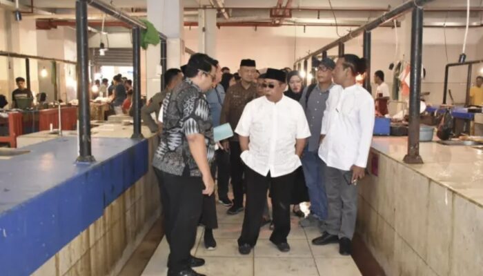 Adhan Dambea Ultimatum Pedagang Non-Ikan di TPI: “Jika Tidak Pindah, Akan Diproses Hukum”