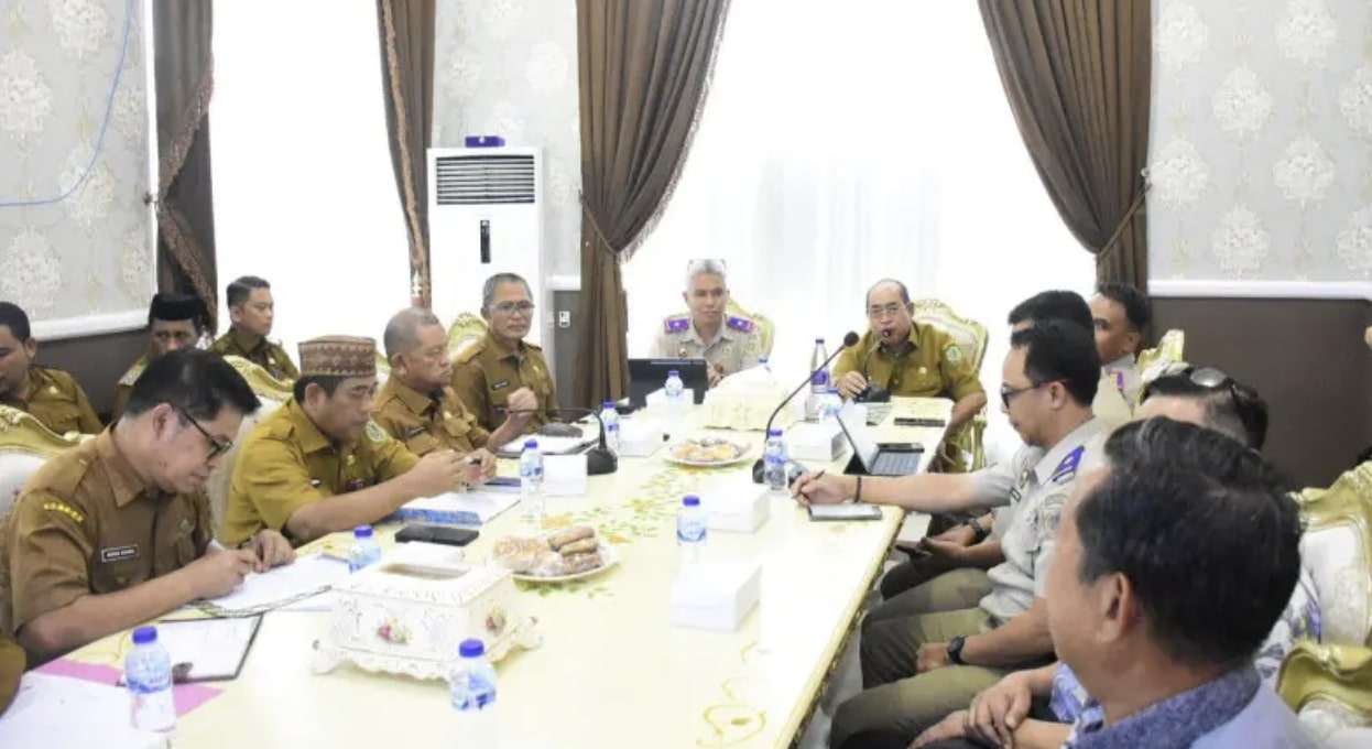 Wali Kota Gorontalo, Adhan Dambea saat melakukan pertemuan dengan jajaran Kantor Wilayah ATR/BPN Provinsi Gorontalo, Senin, 14 April 2025. (Foto: Humas Pemkot Gorontalo)