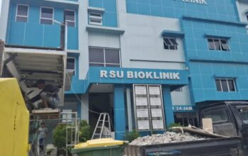 Sebuah bangunan di depan Rumah Sakit (RS) Bioklinik. (Foto; Humas Pemkot Gorontalo)