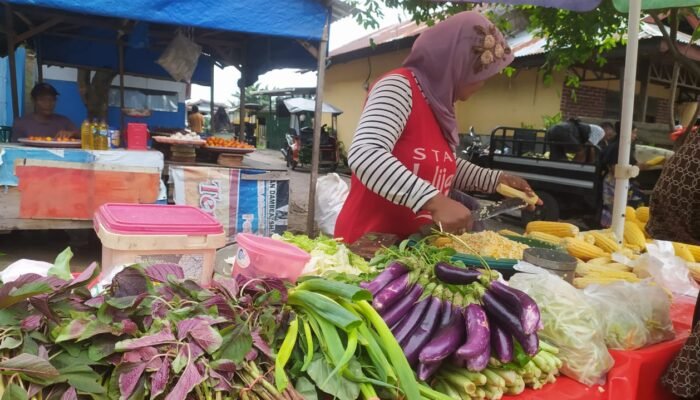 Hari Ketiga Lebaran, Pedagang Sayur Raup Keuntungan di Tengah Minimnya Pesaing