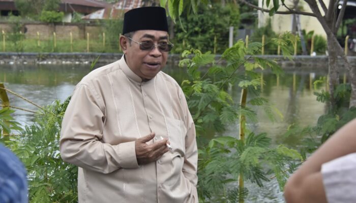 Genangan Tak Kunjung Surut, Adhan Dambea Turun Tangan: “Keruk Sekarang!”