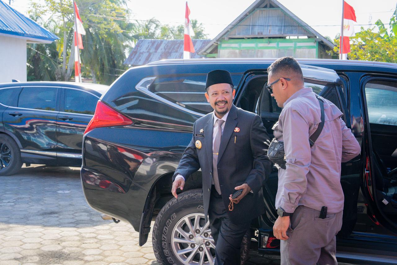 Bupati Buton Tengah, Dr Azhari, S.STp., M.Si/Hibata.id