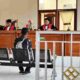 Yunus, seorang petani plasma yang selama belasan tahun memperjuangkan hak atas tanahnya, menghadapi dakwaan pidana dari Jaksa Penuntut Umum Kejaksaan Negeri Buol. Rabu, 16 April 2025. (Foto: FPPB)