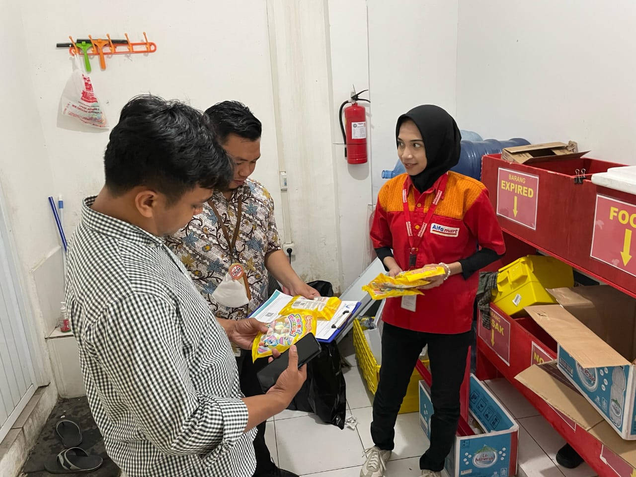 Polda Gorontalo dan BPOM Tindak Lanjuti Temuan Produk Babi di Pasar Ritel/Hibata.id