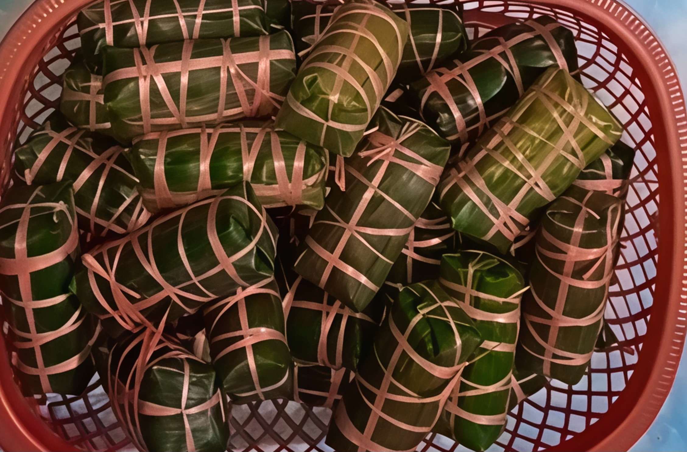 Salah satu hidangan yang tak terpisahkan dari tradisi Lebaran masyarakat Gorontalo adalah buras, atau yang lebih dikenal dengan sebutan burasa/(Foto: RRI/Andi Imran)