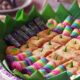 Aneka kue tradisional yang di sajikan dalam tampah! ' KUE TiMPAH'. Foto: Tiba/Hibata.id